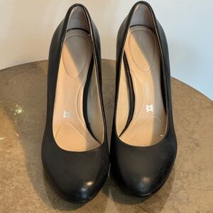 Rockport Women’s Black Leather Heels
